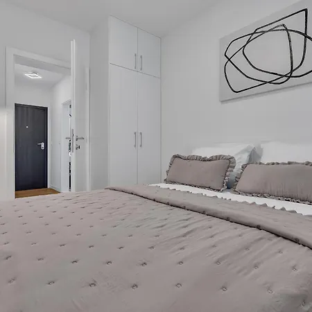 Marina With Jacuzzi, 4 Person Apartament *