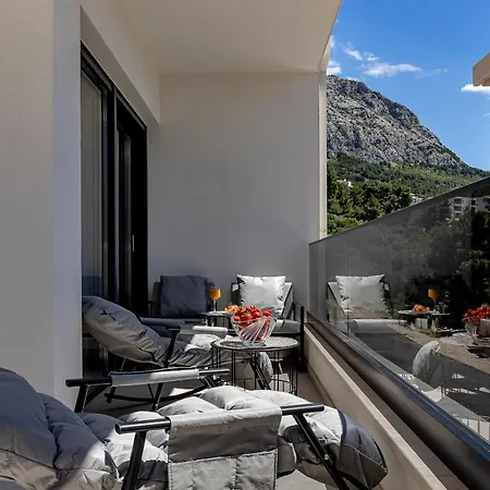 Marina With Jacuzzi, 4 Person Apartament *